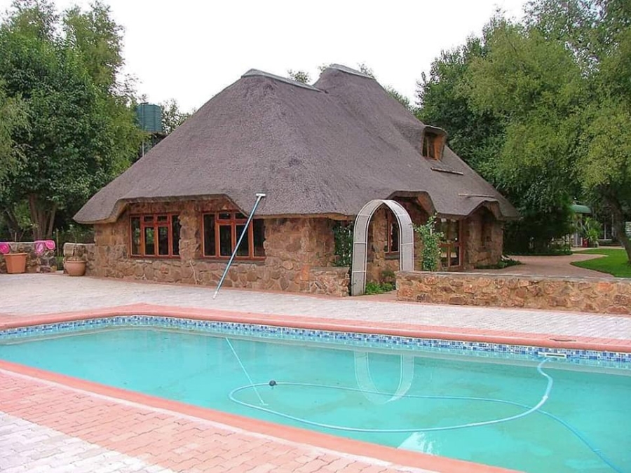 4 Bedroom Property for Sale in Viljoenskroon Free State